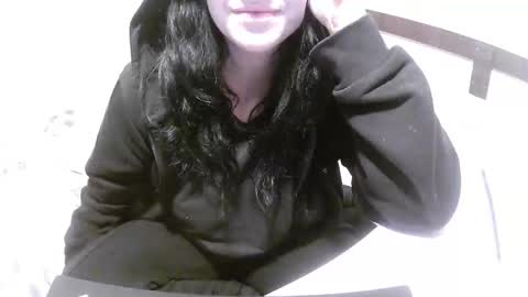 Snapshot of que_mb chatting on 15, 10, 2025 sophy online show from 15, 10, 2025