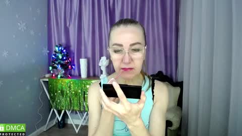 Snapshot of queen_a_n_i chatting on 13, 12, 2024 A N I Ill be here on December 1st online show from 13, 12, 2024