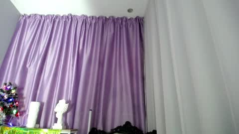 Snapshot of queen_a_n_i chatting on 20, 12, 2024 A N I Ill be here on December 1st online show from 20, 12, 2024