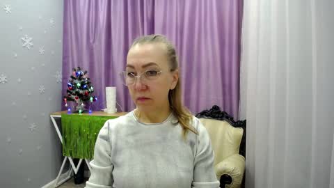 Snapshot of queen_a_n_i chatting on 29, 12, 2024 A N I Ill be here on December 1st online show from 29, 12, 2024