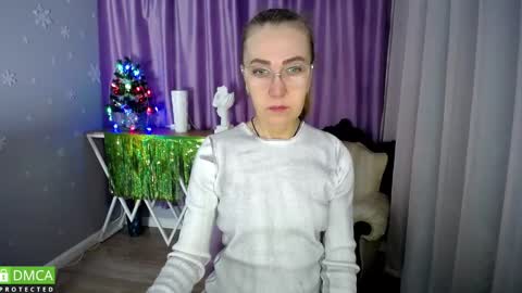 Snapshot of queen_a_n_i chatting on 11, 1, 2025 A N I Ill be here on December 1st online show from 11, 1, 2025
