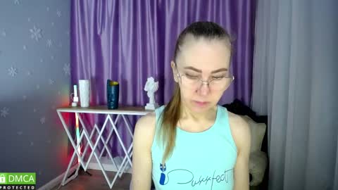 Snapshot of queen_a_n_i chatting on 28, 2, 2025 A N I Ill be here on December 1st online show from 28, 2, 2025