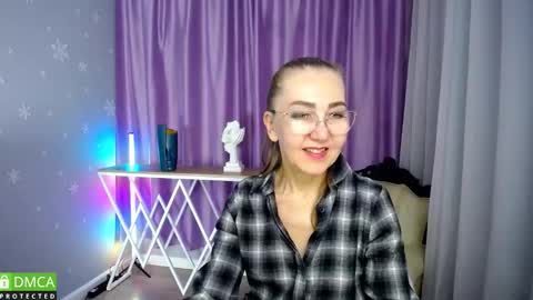 Snapshot of queen_a_n_i chatting on 28, 9, 2025 A N I Ill be here on December 1st online show from 28, 9, 2025