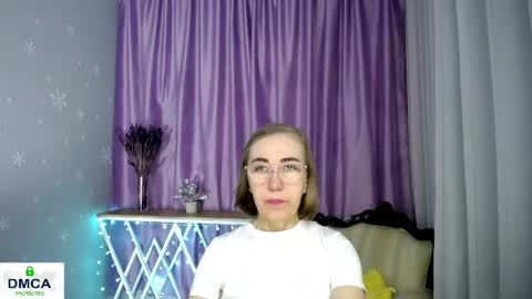 Snapshot of queen_a_n_i chatting on 3, 5, 2026 A N I Ill be here on December 1st online show from 3, 5, 2026