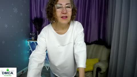 Snapshot of queen_a_n_i chatting on 25, 5, 2026 A N I Ill be here on December 1st online show from 25, 5, 2026