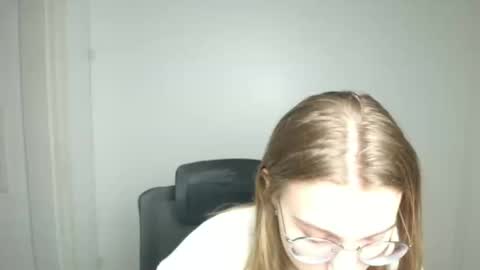 Snapshot of queen_amelie chatting on 14, 2, 2026 Amelie online show from 14, 2, 2026