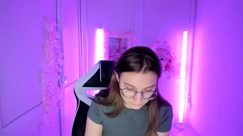 Snapshot of queen_amelie chatting on 11, 5, 2026 Amelie online show from 11, 5, 2026