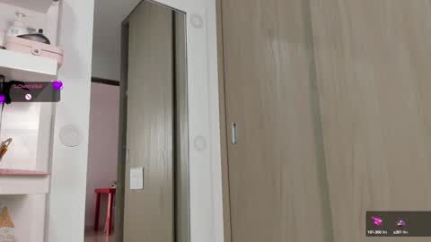 Snapshot of queen_antonella_oficial chatting on 28, 1, 2025 QUEEN ANTONELLA online show from 28, 1, 2025