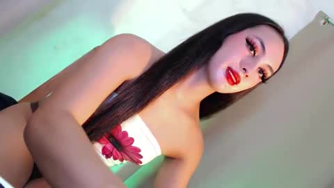Snapshot of queen_danaya chatting on 14, 9, 2025 queen_danaya online show from 14, 9, 2025