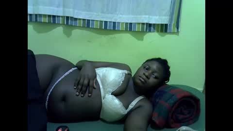 Snapshot of queen_diva01 chatting on 26, 4, 2026 queen_diva01 online show from 26, 4, 2026