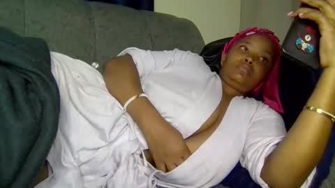Snapshot of queen_doli chatting on 12, 5, 2026 queen_doli online show from 12, 5, 2026
