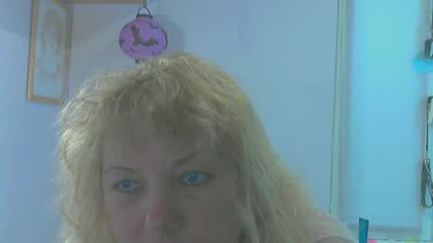 queen_jane8 online show from 10, 5, 2026