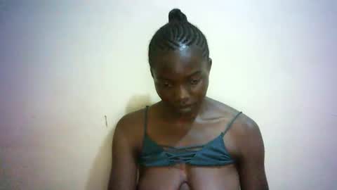 Snapshot of queen_joan chatting on 13, 2, 2025 queen_joan online show from 13, 2, 2025