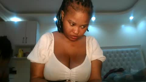 Snapshot of queen_kikih chatting on 15, 6, 2026 Queen kikih online show from 15, 6, 2026