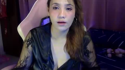 QueenHennessy online show from 2, 12, 2024