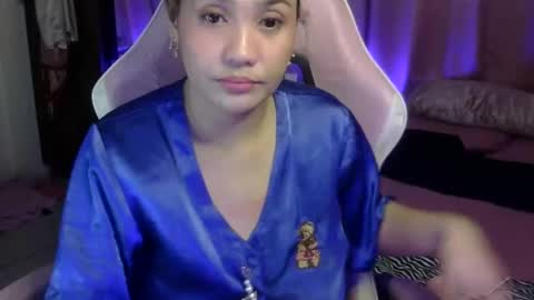 QueenHennessy online show from 1, 2, 2025