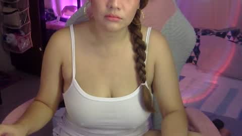 Snapshot of queen_kur chatting on 23, 6, 2026 QueenHennessy online show from 23, 6, 2026