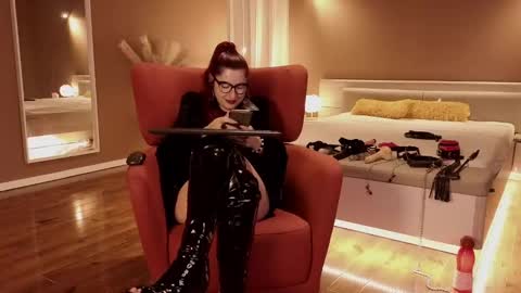 Snapshot of queen_manifest chatting on 13, 2, 2025 Mistresss Manifest online show from 13, 2, 2025