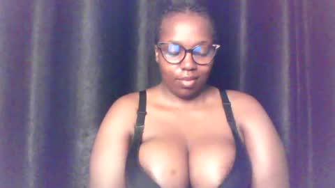 Snapshot of queen_melanine chatting on 30, 6, 2026 QUEEN online show from 30, 6, 2026