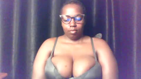 Snapshot of queen_melanine chatting on 23, 7, 2026 QUEEN online show from 23, 7, 2026