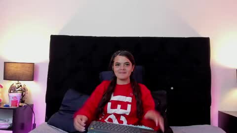 Snapshot of queen_misy chatting on 23, 4, 2026 queen_misy online show from 23, 4, 2026