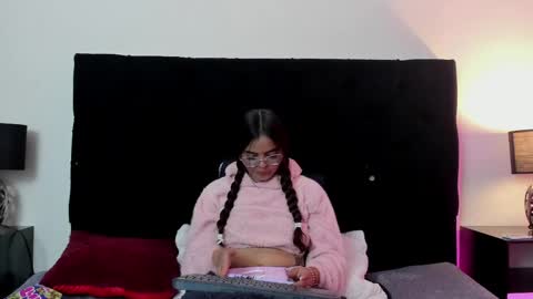 Snapshot of queen_misy chatting on 10, 5, 2026 queen_misy online show from 10, 5, 2026