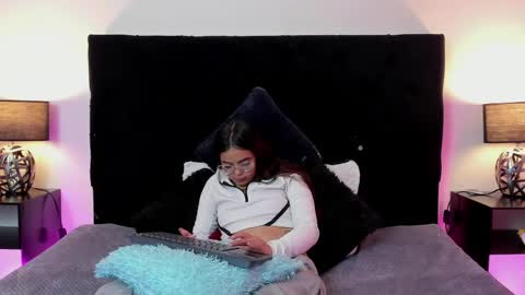 Snapshot of queen_misy chatting on 17, 5, 2026 queen_misy online show from 17, 5, 2026
