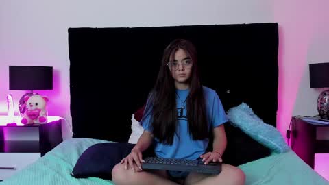 Snapshot of queen_misy chatting on 24, 5, 2026 queen_misy online show from 24, 5, 2026