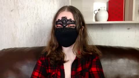 Snapshot of queen_nora chatting on 28, 4, 2026 Nora online show from 28, 4, 2026