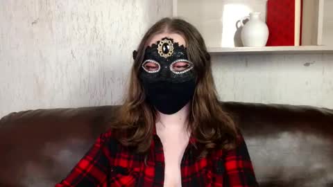 Snapshot of queen_nora chatting on 7, 5, 2026 Nora online show from 7, 5, 2026