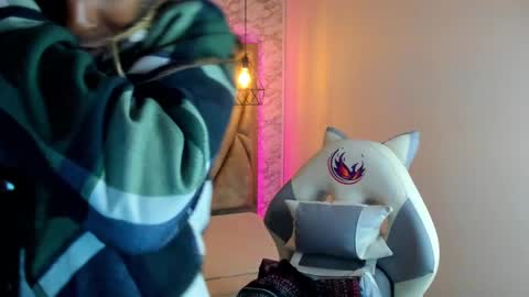   online show from 15, 1, 2025