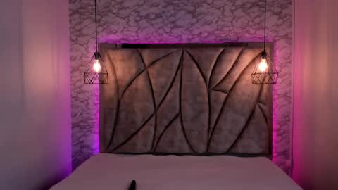   online show from 30, 1, 2025