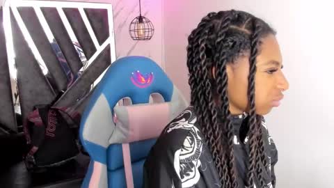   online show from 26, 10, 2025