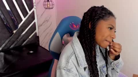   online show from 30, 10, 2025