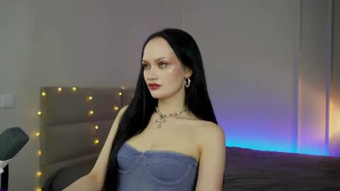 Snapshot of queenaliss chatting on 9, 7, 2026 Your world and the universe Aliss online show from 9, 7, 2026