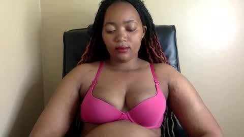 Queenbebony2 online show from 12, 12, 2024