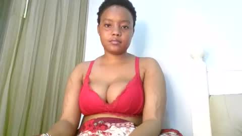 Snapshot of queenbeiby05 chatting on 17, 5, 2026 queen online show from 17, 5, 2026