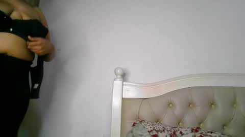Snapshot of queenbeiby05 chatting on 15, 6, 2026 queen online show from 15, 6, 2026