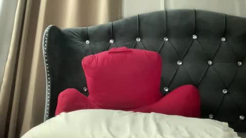 QUEEN online show from 10, 4, 2026