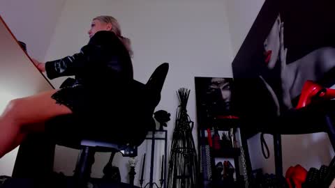 Misscatsnow online show from 2, 2, 2026