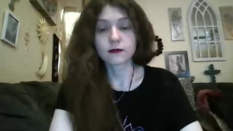 queencrimsonlvx online show from 26, 4, 2026