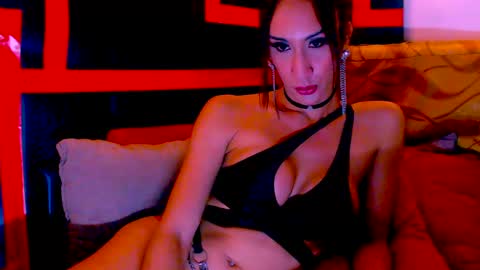 Snapshot of queenfox4u chatting on 30, 12, 2024 LadyAlpa online show from 30, 12, 2024