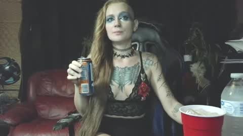 Snapshot of queenfrostbitten chatting on 16, 9, 2025 Queen Frostbitten online show from 16, 9, 2025