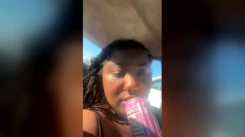 Snapshot of queenheavenlybby chatting on 17, 5, 2026 queenheavenlybby online show from 17, 5, 2026