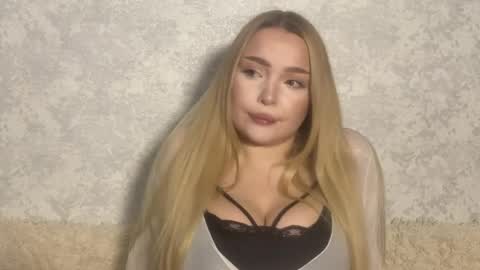 Snapshot of queenkat33 chatting on 8, 6, 2026 queenkat33 online show from 8, 6, 2026