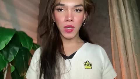 Snapshot of queenn_xxx chatting on 2, 10, 2025 QUEEN online show from 2, 10, 2025