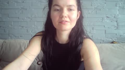 QueenOfModels online show from 8, 4, 2026