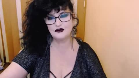 Snapshot of queenofsin chatting on 8, 12, 2024 queenofsin online show from 8, 12, 2024