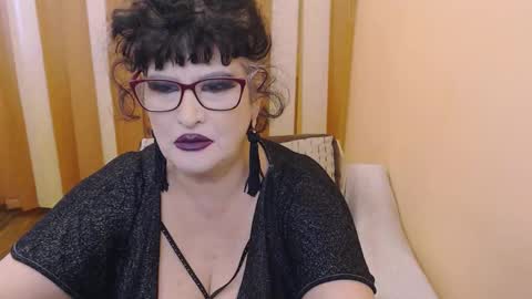 Snapshot of queenofsin chatting on 2, 3, 2025 queenofsin online show from 2, 3, 2025