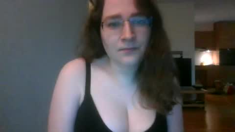 Snapshot of queenofthenights chatting on 17, 6, 2026 queenofthenights online show from 17, 6, 2026